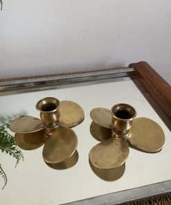 Paire de bougeoirs vintage de forme Hélice en laiton