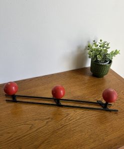  Porte manteaux patère 3 boules rouges en bois